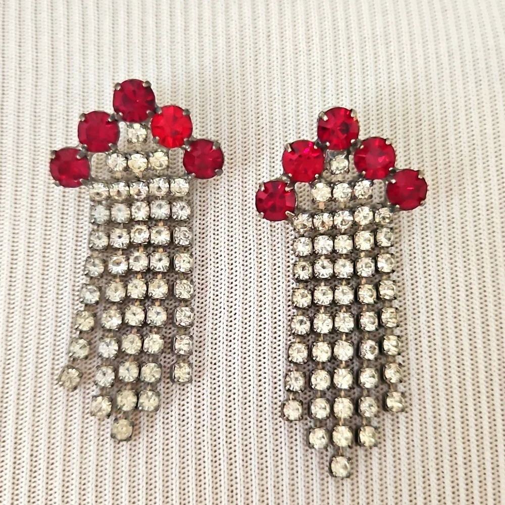Vintage Red Beaded Necklace and Earring Set - Picture 3 of 7